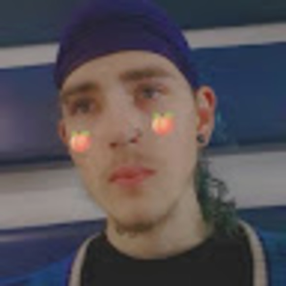 Meet your Posher, Chris - Picture 1 of 1